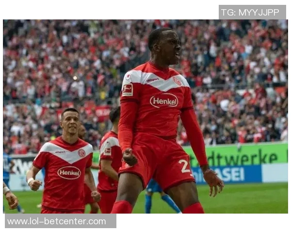 世界杯激战莱比锡与阿森纳鏖战至平局乌龙球瞬间点燃全场气氛